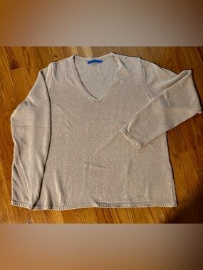 J. McLaughlin Beige V‑Neck Lightweight Knit Sweater